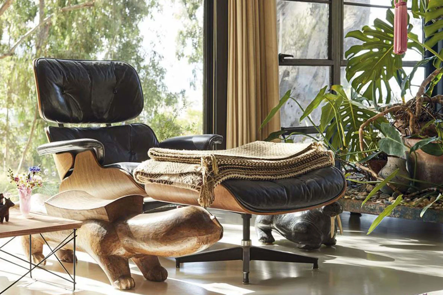 eames_lounge_chair_d4078f8f-56db-4980-8541-d12d18bb7718